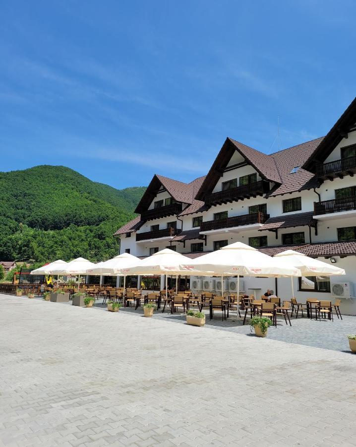 Nedei Hotel&Spa Transalpina Martinie ภายนอก รูปภาพ